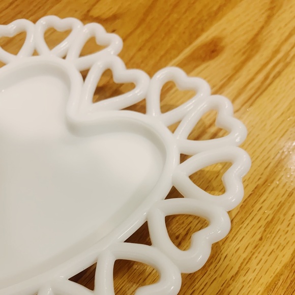 SOLD❤️Vintage 60s Westmoreland Milk Glass Heart - Picture 3 of 8
